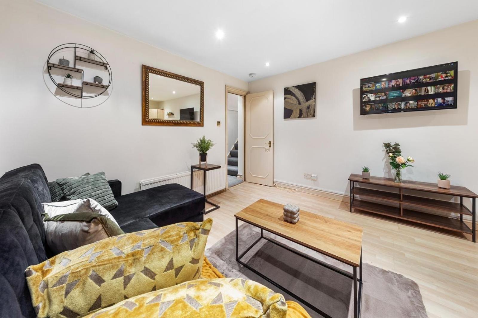 Deluxe Apartment - 1 Min Away From Camden Market And Station ロンドン エクステリア 写真