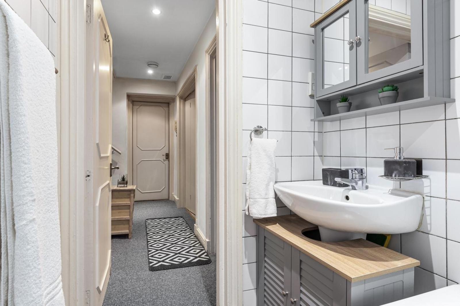 Deluxe Apartment - 1 Min Away From Camden Market And Station ロンドン エクステリア 写真